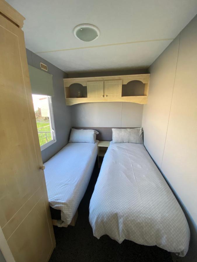 Seaview 190 - - Pet Friendly, Wifi, Bed Linen - Close To And Fantasy Island - Meadow Lakes Caravan & Hire *